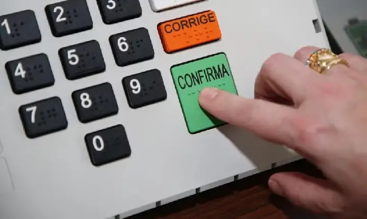 CCJ do Senado aprova fim da reeleição para presidente, prefeitos e governadores