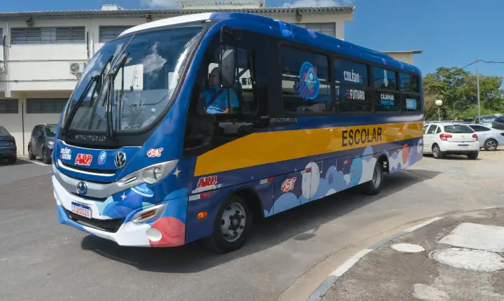 Colégio do Futuro avança na educação com anúncio de 20 novos ônibus escolares zero km