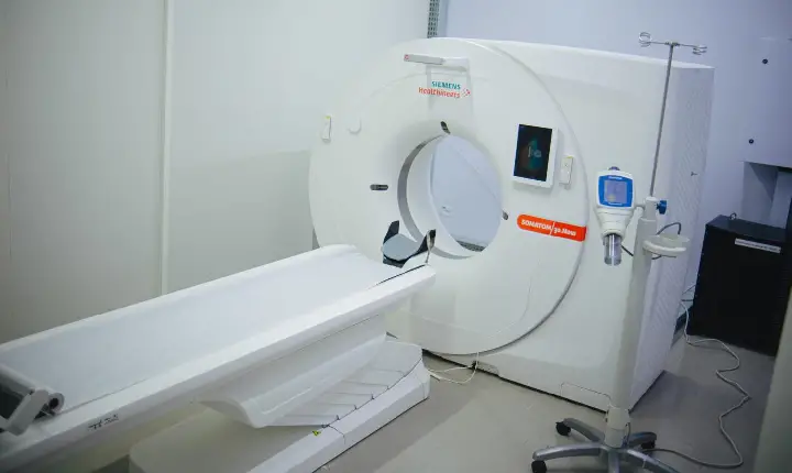 Novo tomógrafo entra em funcionamento e Prefeitura avança para zerar a fila de tomografias em Cajamar