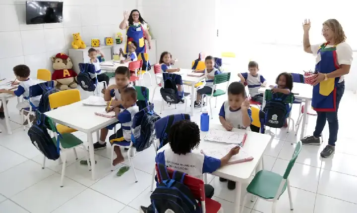 Uma em cada 10 crianças de 4 e 5 anos não vai à creche em 876 cidades