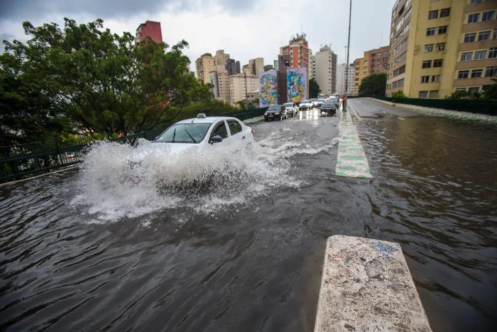 Prefeitura de SP utilizou até agora apenas 4% da verba destinada ao combate a enchentes e alagamentos na cidade em 2023