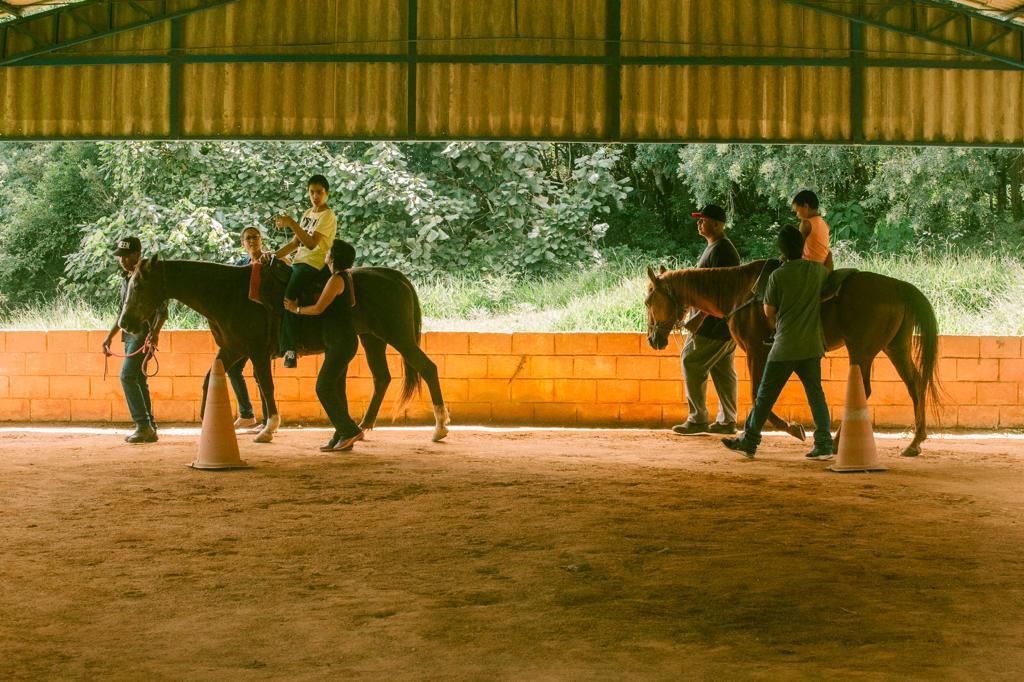 TERAPIA COM ANIMAIS AJUDA NA QUALIDADE DE VIDA DE PESSOAS COM DEFICIÊNCIA