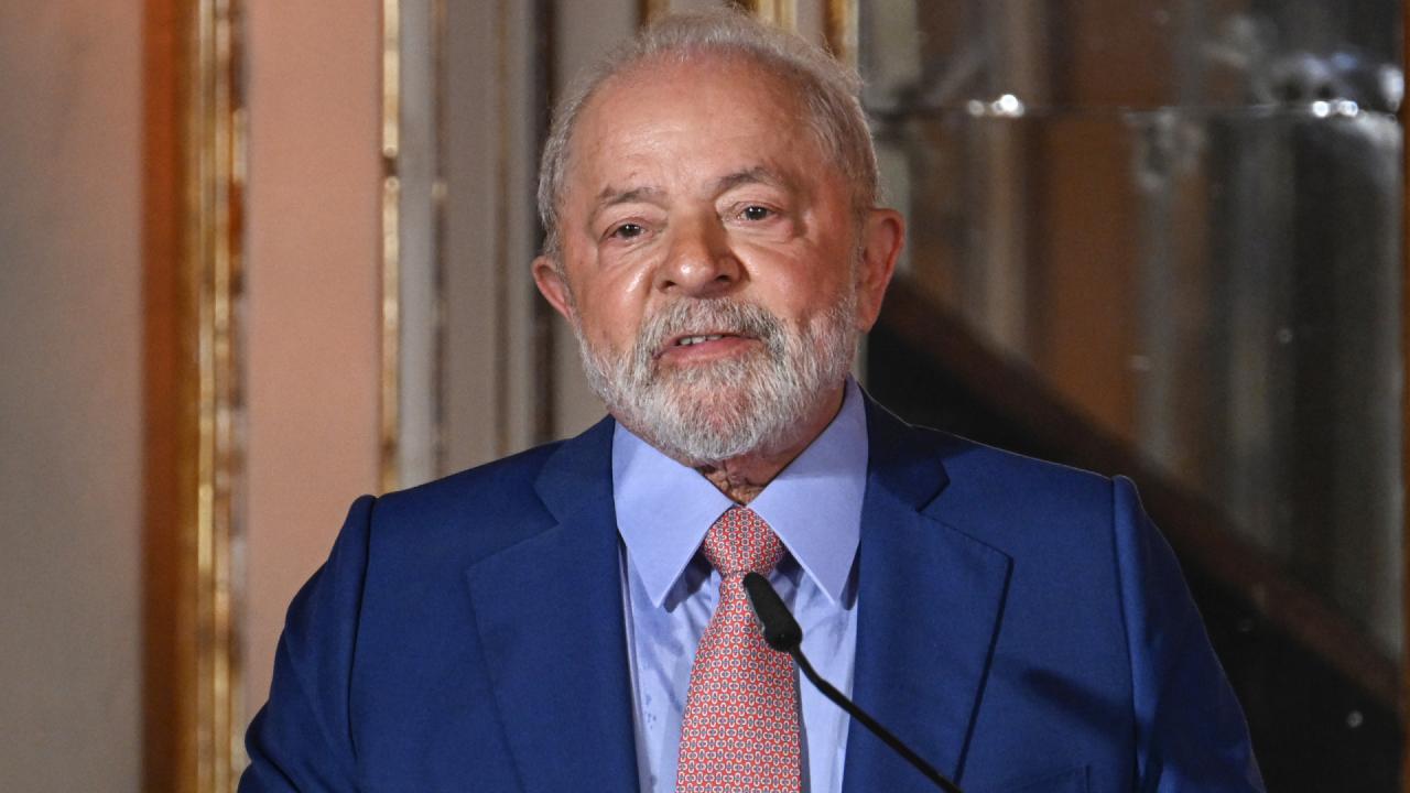 Lula anuncia mínimo de R$ 1.320 e aumento da faixa de isenção do IR