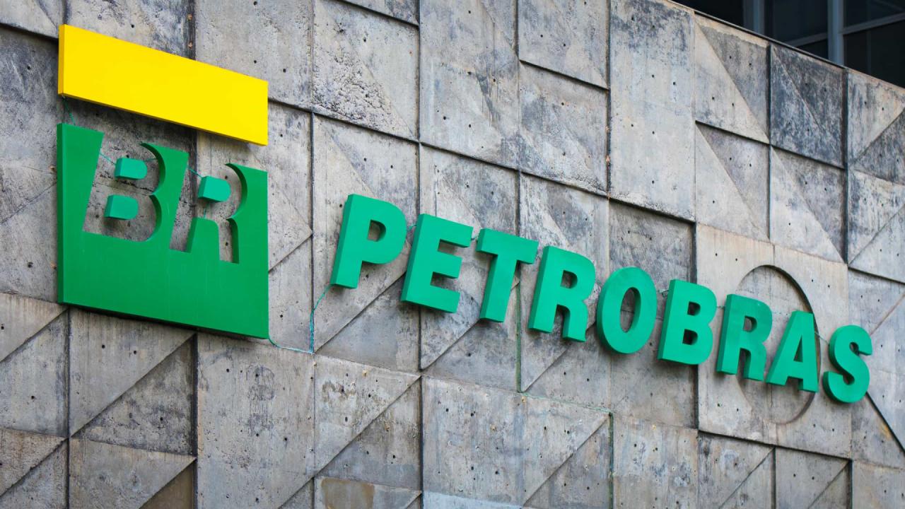 Petrobrás vende gasolina 23% mais barato do que média das refinarias privadas