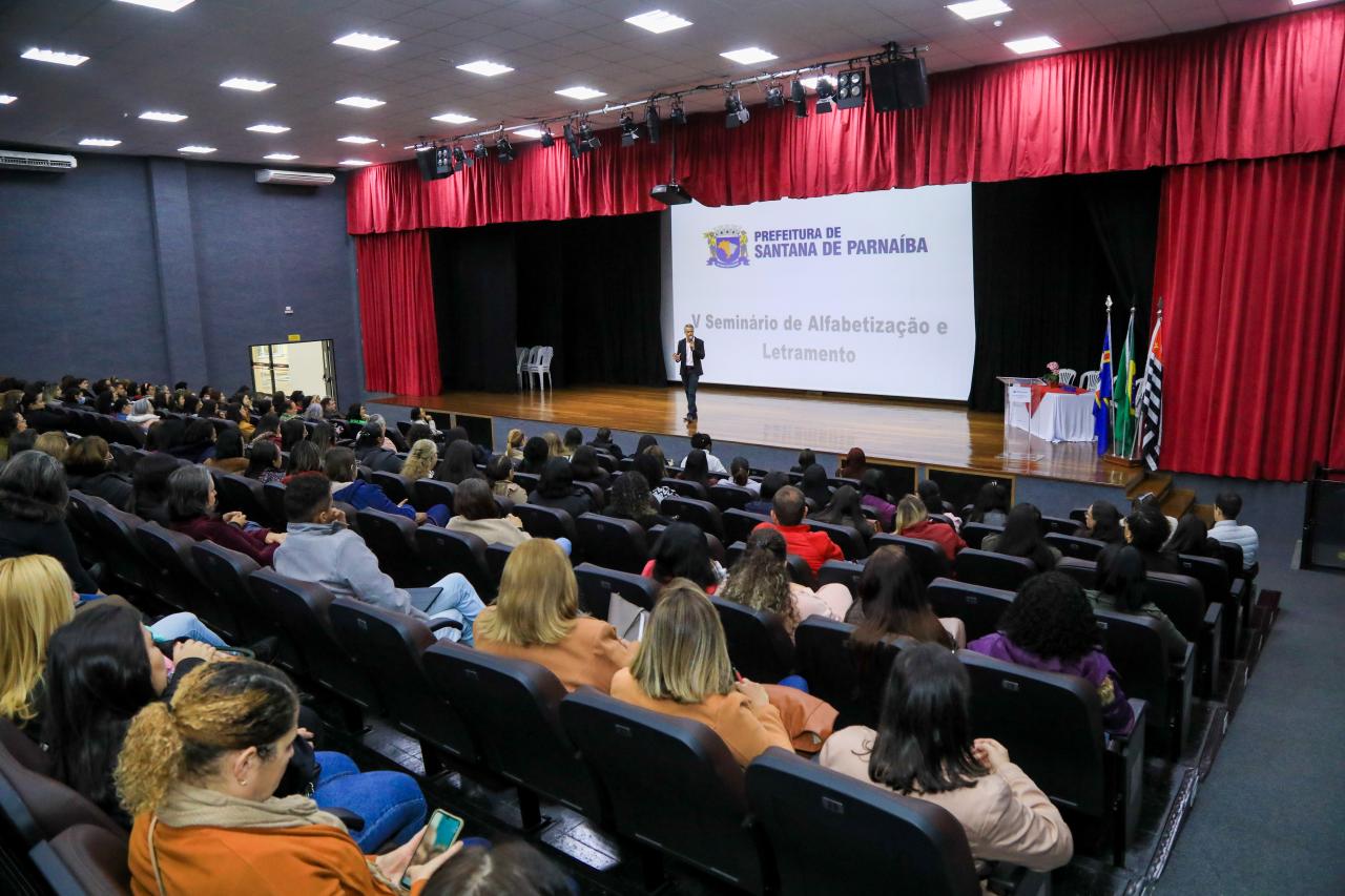 Prefeitura de Santana de Parnaíba realiza 5º Seminário de Alfabetização e Letramento