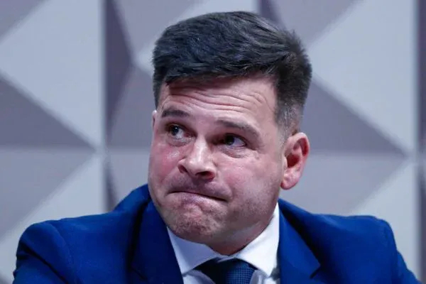 PF prende ex-diretor da PRF de Bolsonaro por interferência na eleição