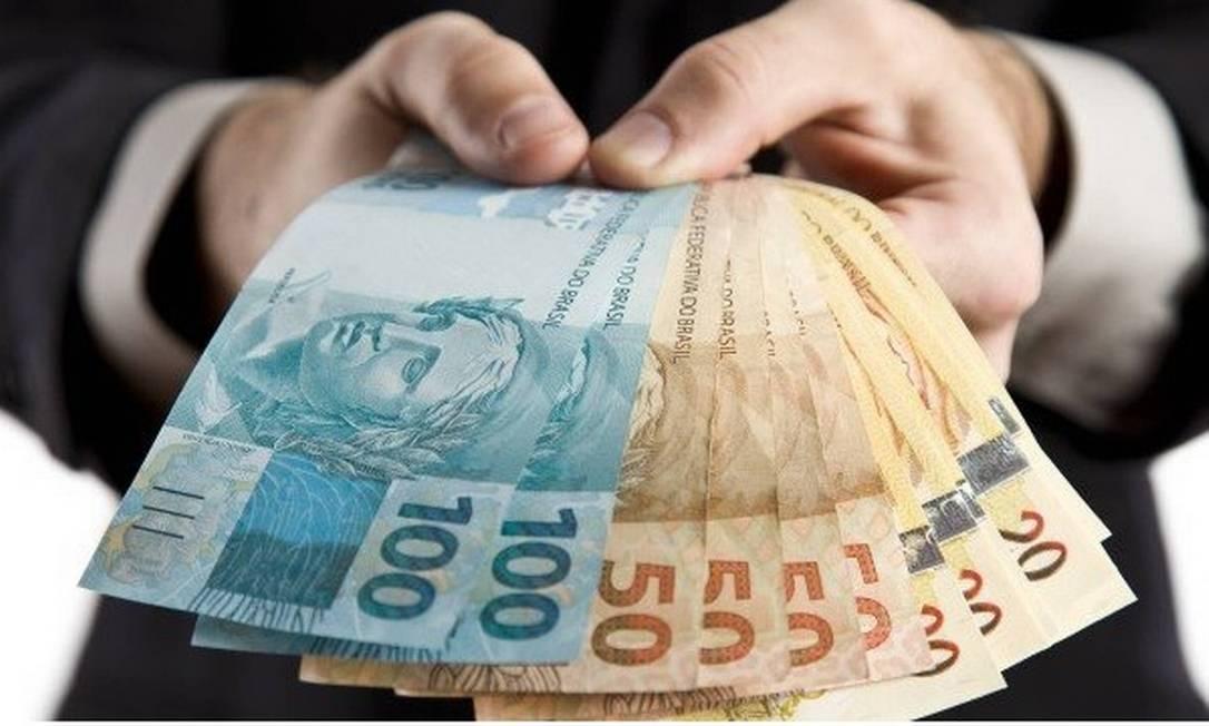 Projetos de lei querem fim da circulação de dinheiro em espécie; impressão caiu 38% desde 2020