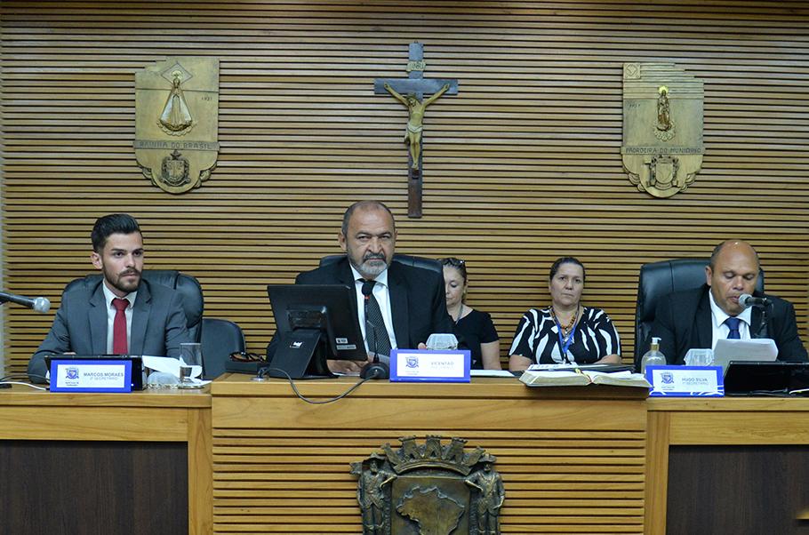 Câmara parnaibana realiza 13ª Sessão extraordinária do ano