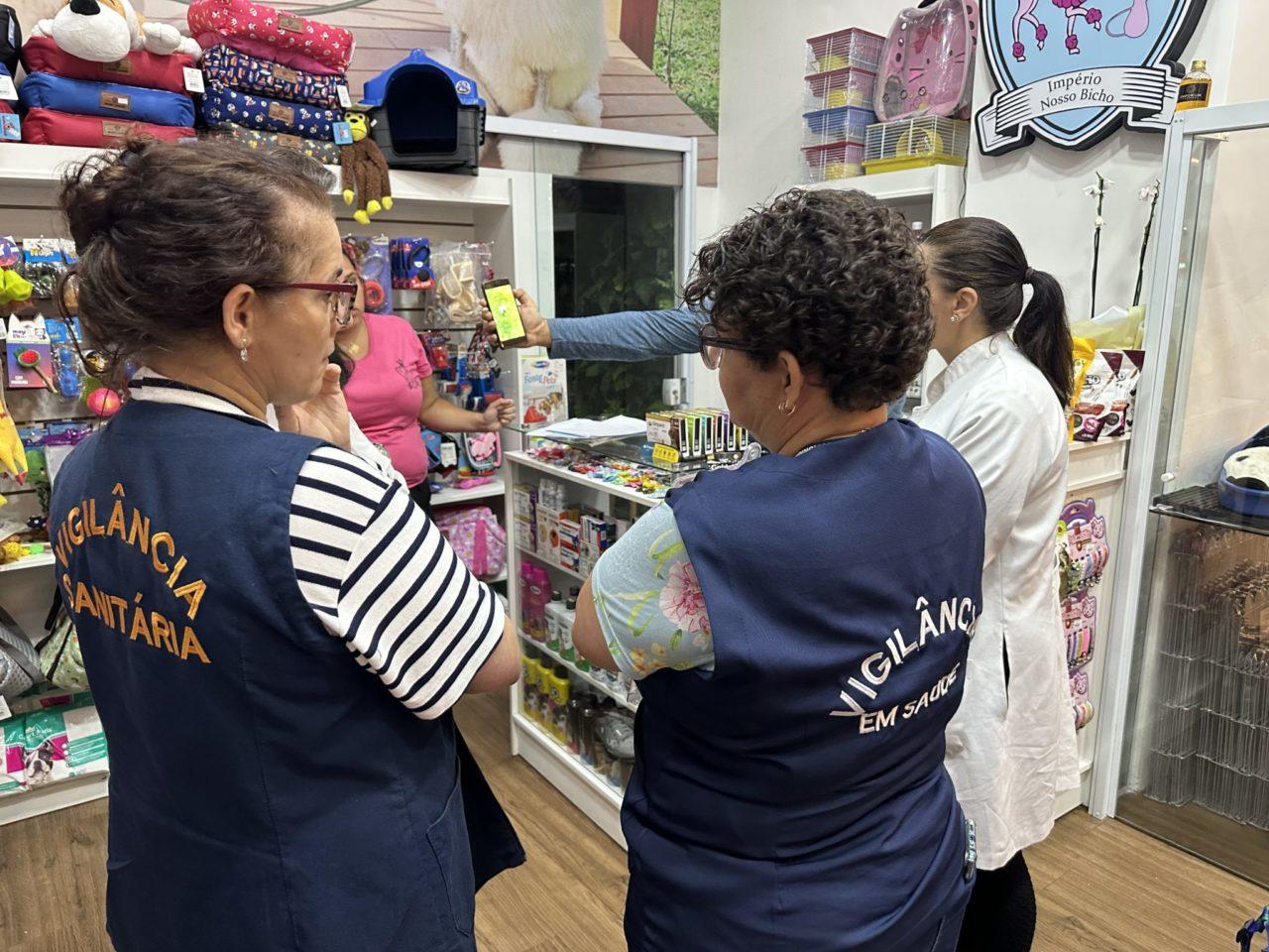 Prefeitura intensifica fiscalização e fecha pet shop após uma série de irregularidades