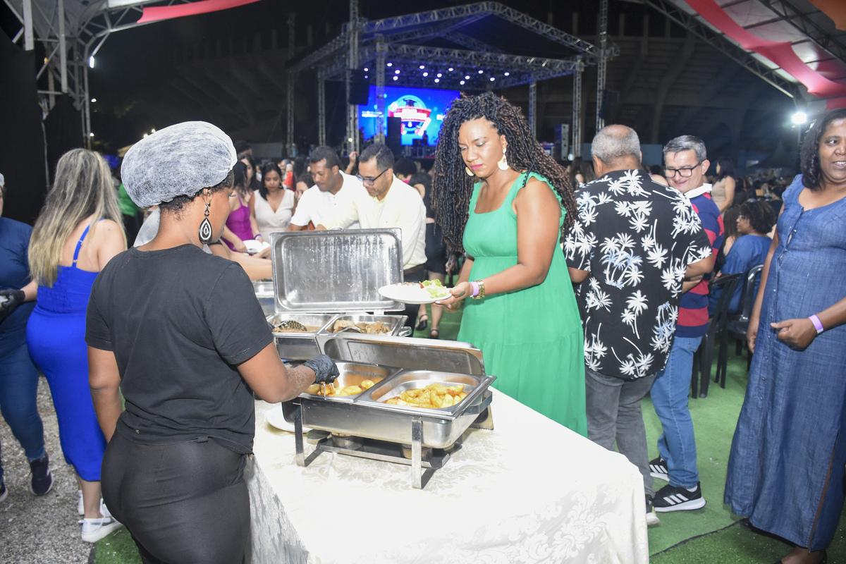 Prefeitura promove festa grandiosa em homenagem aos professores da Rede Municipal de Cajamar