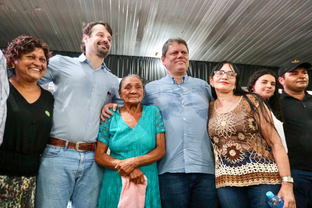 Governo de SP promove maior entrega de títulos de terras no Pontal do Paranapanema