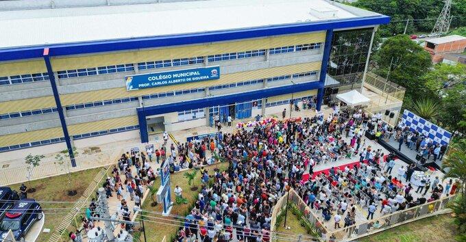 Prefeito Marcos Tonho entrega novo Colégio Professor Carlos Alberto de Siqueira