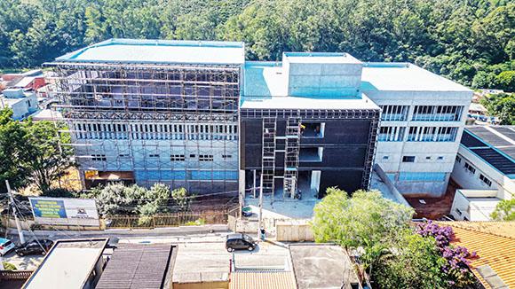 10 anos de investimentos: Santana de Parnaíba se consolida como referência em educação e entrega 31 novos colégios
