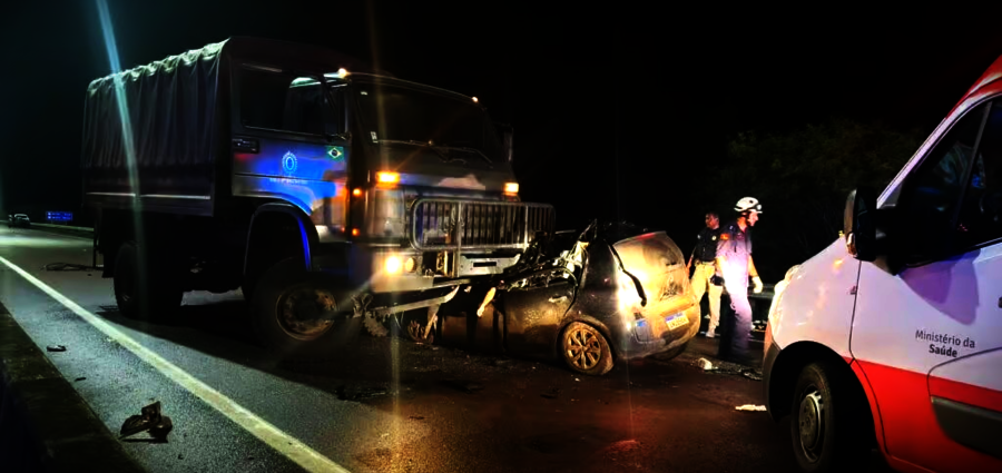Acidente com caminhão do Exército que transportava donativos ao RS deixa três mortos
