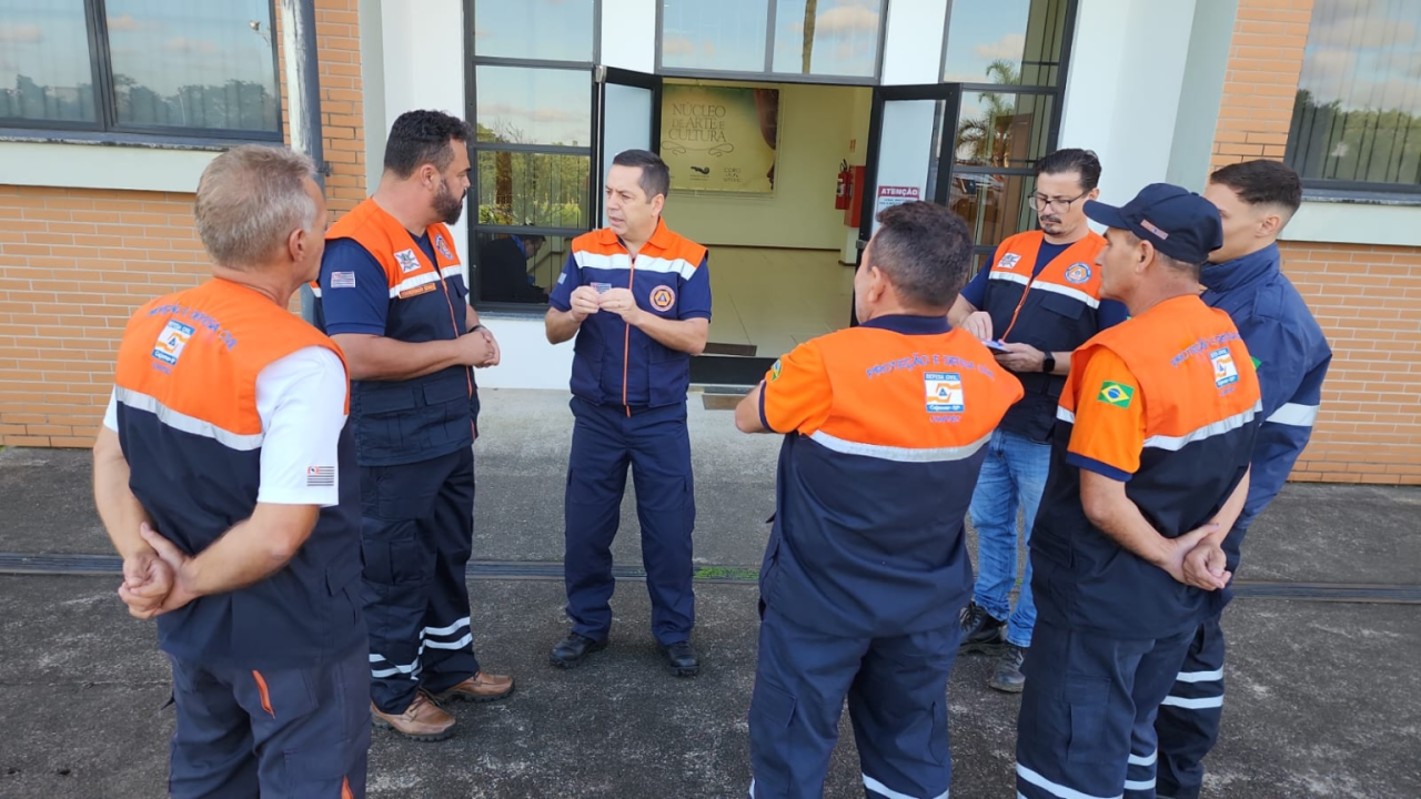 Cajamar envia equipe da Defesa Civil para resgate de vítimas no Sul