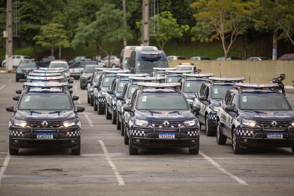 Entrega de 166 novas viaturas à Segurança e à Semurb é elogiada em Barueri