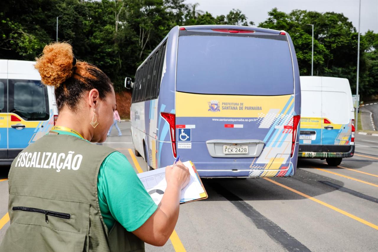 Cidade realiza vistoria técnica em veículos oficiais para evitar emissão de poluentes