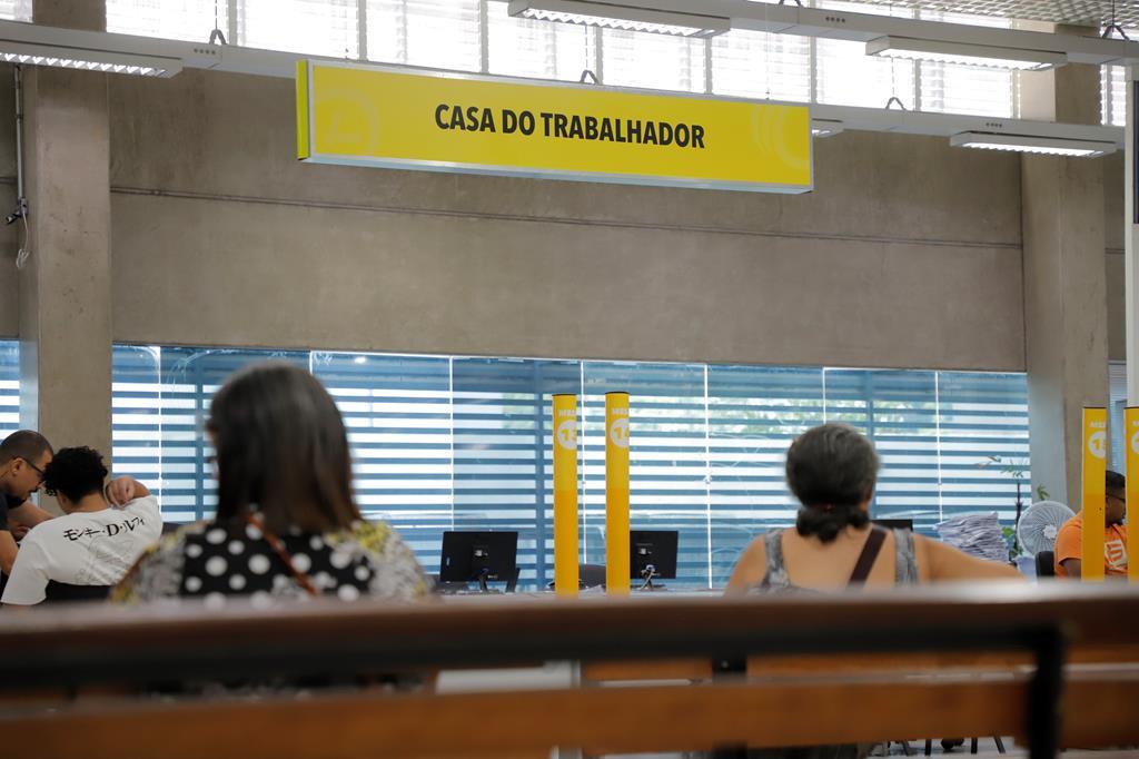 Barueri oferece 21 novas vagas de emprego de 29 de abril a 5 de maio