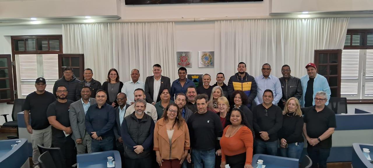 Jornalistas são homenageados na Câmara Municipal de Cotia