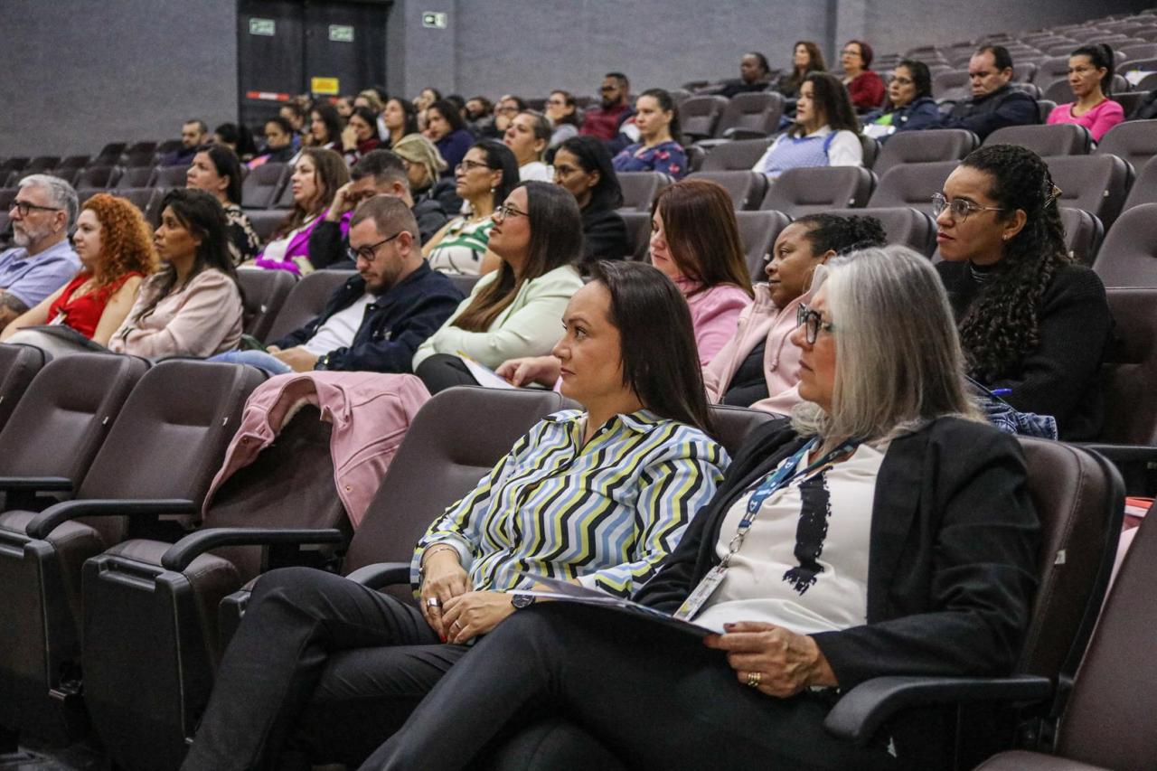 Semana de Enfermagem é comemorada com palestras, homenagens e música