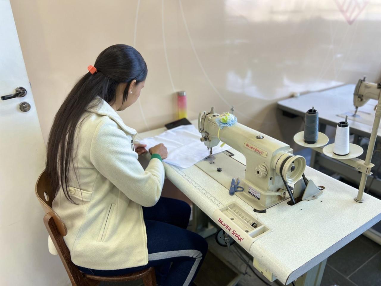 Fundo Social está promovendo curso de costura criativa para geração de renda e empreendedorismo