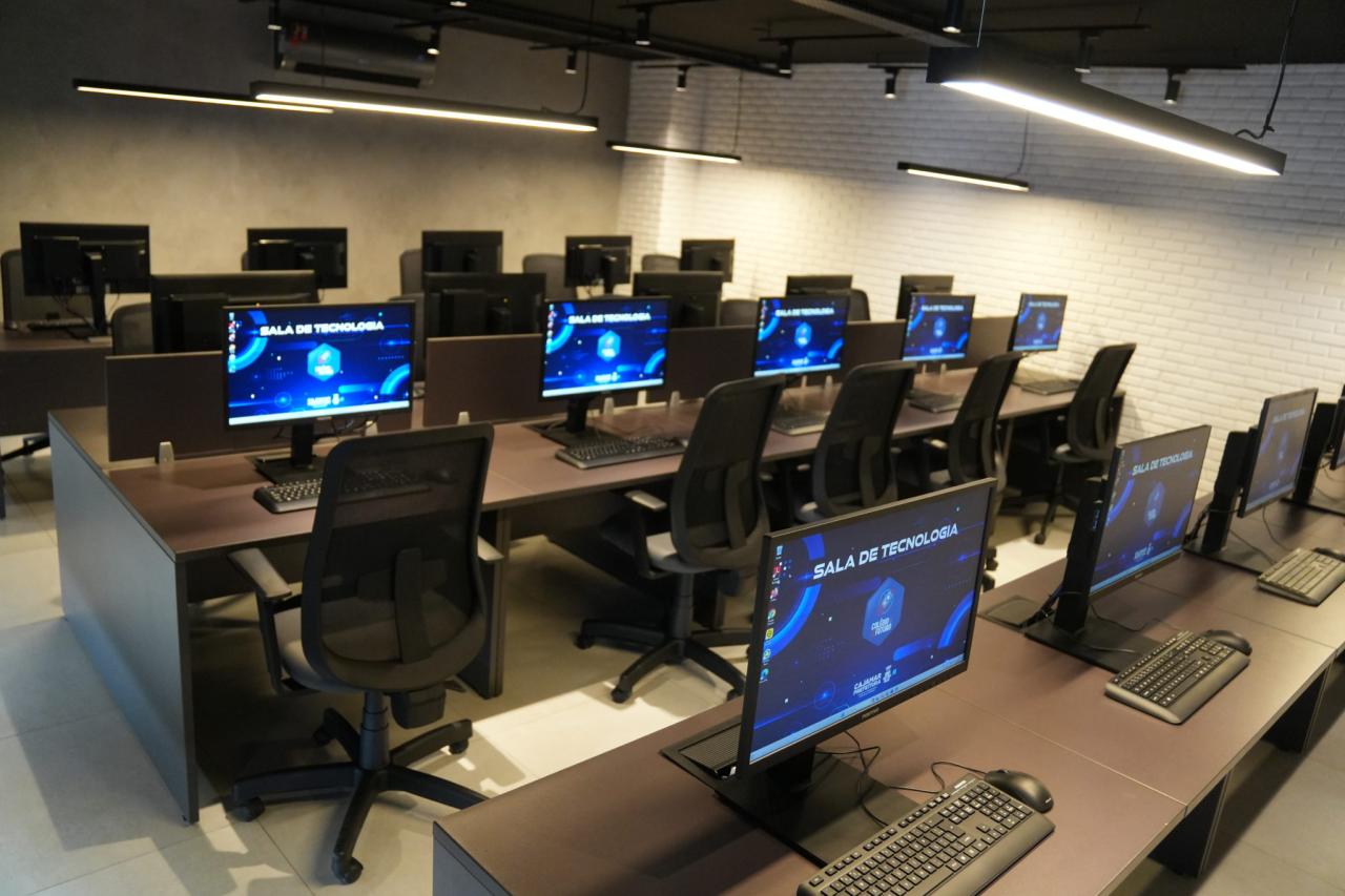 Prefeitura inaugura 10ª Sala de Tecnologia na EMEB Antônio Pinto de Campos