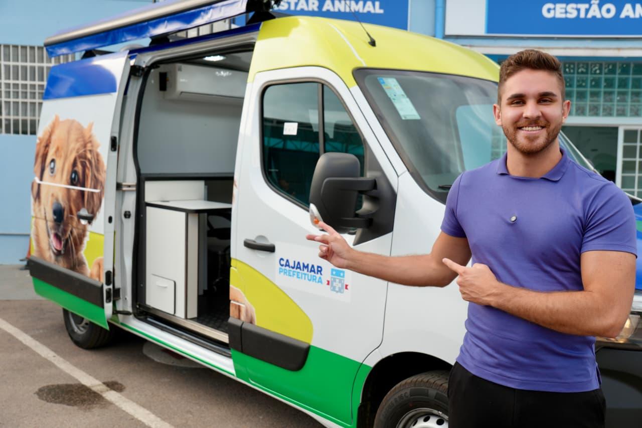 Prefeito Kauan entrega van 0KM para reforçar atendimento da UBS Animal em Cajamar