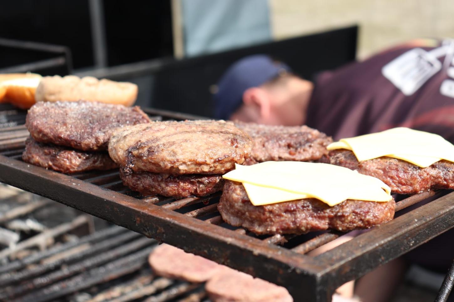 Burning Fest – Batalha de Assadores chega a Osasco durante o feriado de Páscoa com muita gastronomia e rock