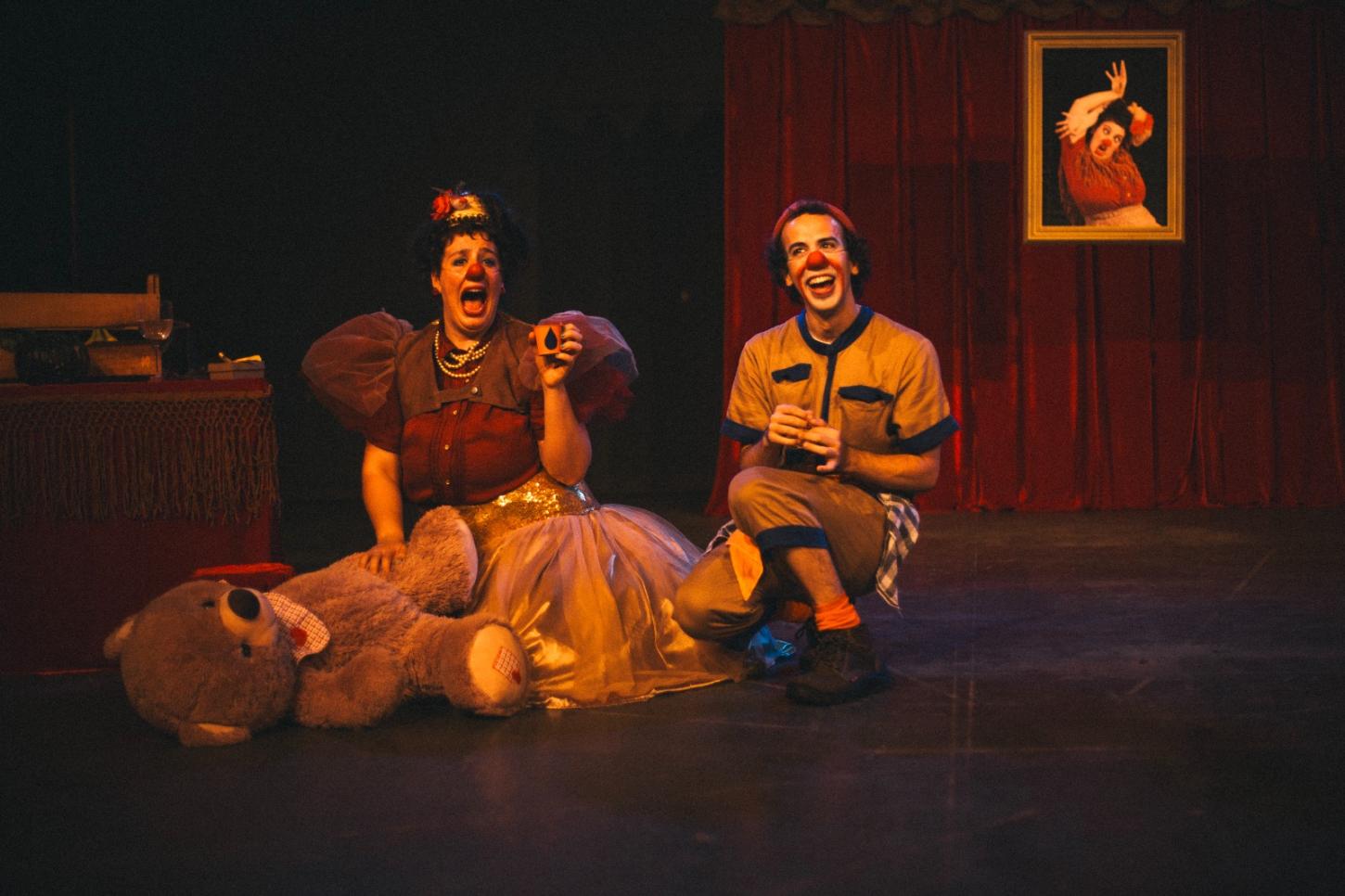 Esquina Cômica apresenta curta temporada do espetáculo de palhaçaria “O Pano e a Soprano” no Teatro Raposo Shopping